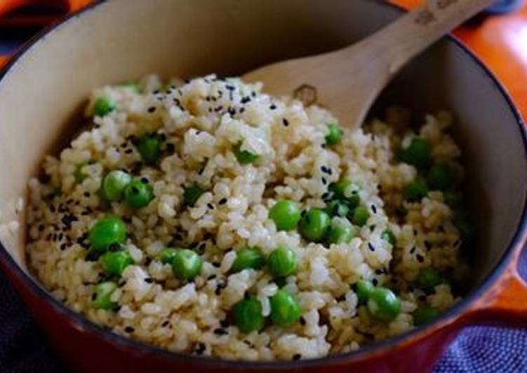 Brown Rice With Green Peas Recipe By Felice Cookpad