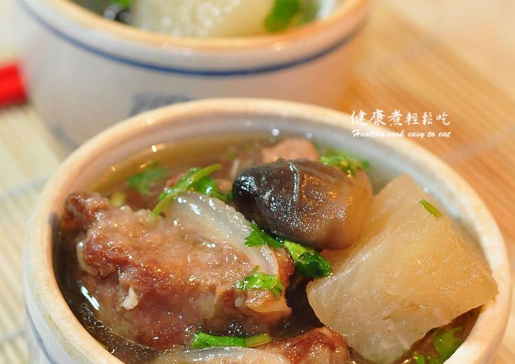 排骨排骨炖萝卜酥汤特别想吃草菇图片
