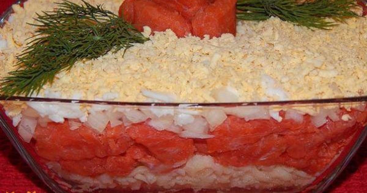 Слоеные салаты с красной рыбой рецепты с простые и вкусные Слоеные салаты с красной рыбой рецепты с простые и вкусные