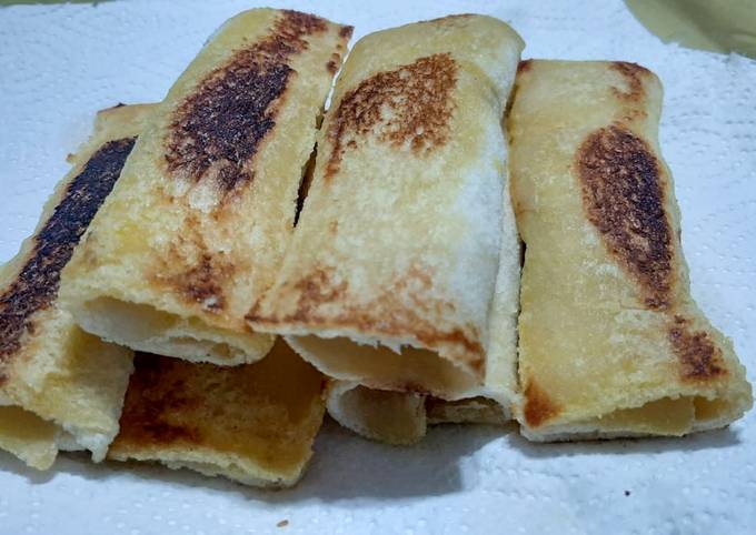 Resep Roti Gulung Pisang Coklat Keju Oleh Tyas S Recipe Book Cookpad