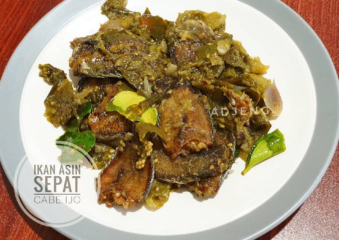 Resep Ikan Asin Sepat Cabe Ijo Oleh Adjeng Mw Cookpad