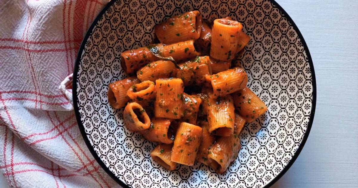 Ricetta Mezze Maniche Al Pomodoro E Pesto Di Basilico Di Le Delizie Di