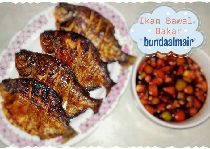 Resep Ikan Bawal Bakar Oleh Mindy Aulia Cookpad