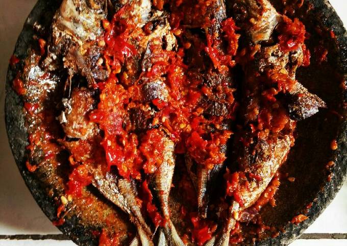 Resep Pecak Ikan Kembung Oleh Syifa Kasyifa Cookpad