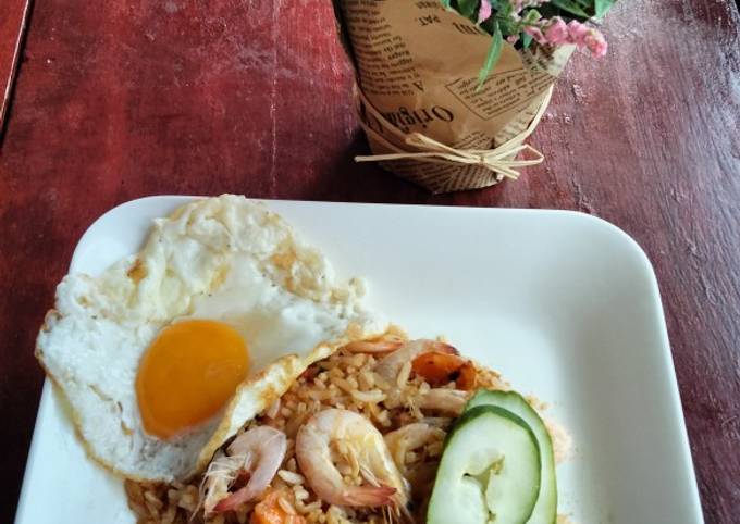 Resep Nasi Goreng Telur Asin Seafood Oleh Sulis Wati Cookpad