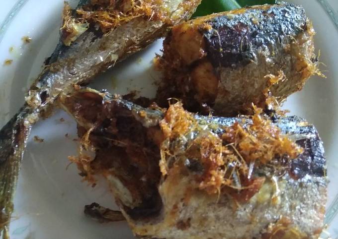 Resep Ikan Kembung Goreng Ungkep Oleh Ihat Cookpad