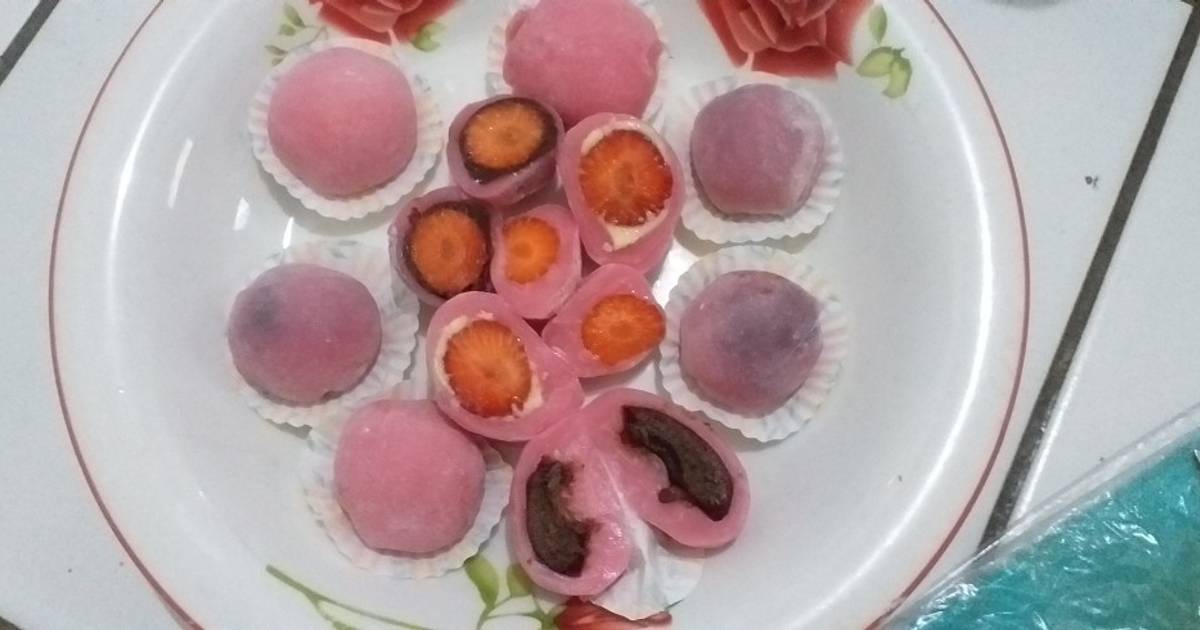 Resep Mochi Isi Coklat Strawberry Oleh Dini Dwi Maharani Cookpad