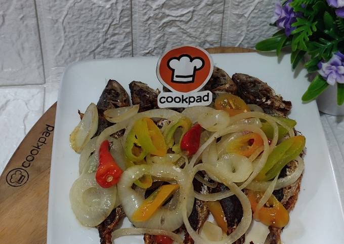 Resipi Ikan Rebus Goreng Kayangan Oleh Aza Aaj Cookpad