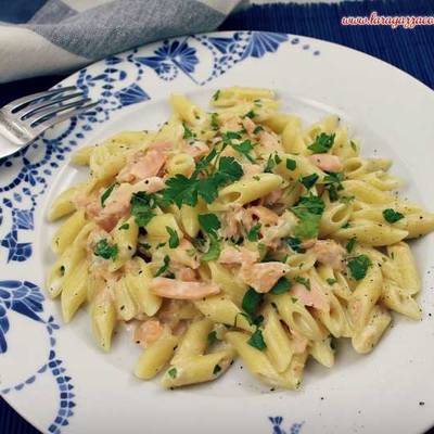 Pasta con salmón penne al salmone Receta de MattarelloGirl Cookpad