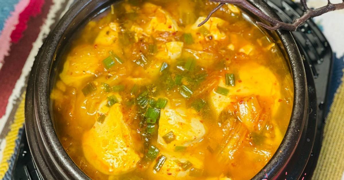 Resep Korean Spicy Soft Tofu Stew With Kimchi Sundubu Jjigae Ala Mama