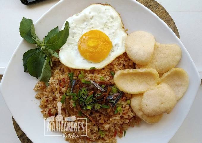 Resep Nasi Goreng Ikan Sambal Roa Oleh Dewi Ratnasari Cookpad