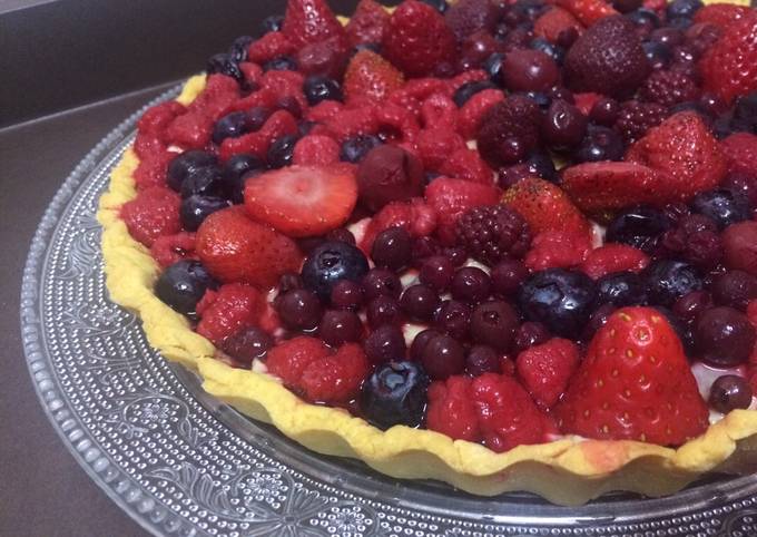 Pastel De Crema Pastelera Y Frutos Rojos Receta De Srta Cookies Cookpad