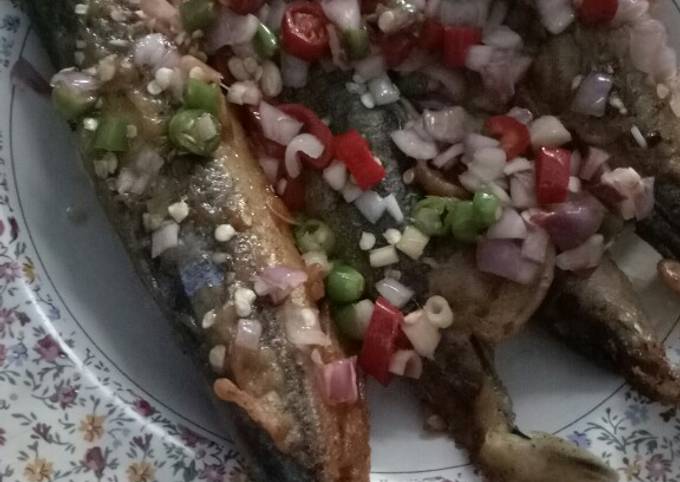 Resep Ikan Goreng Sambal Matah Khas Bali Oleh Nisyaa Cookpad