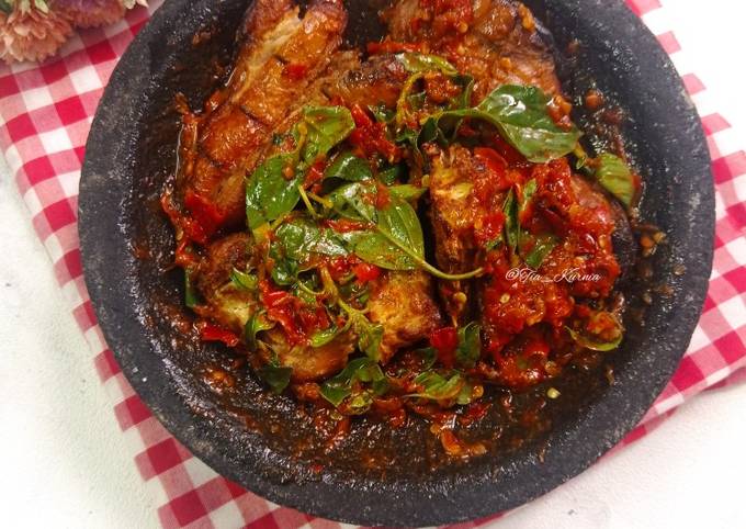 Resep Sambal Kemangi Iwak Pe Ikan Asap Oleh Tia Kurnia Cookpad