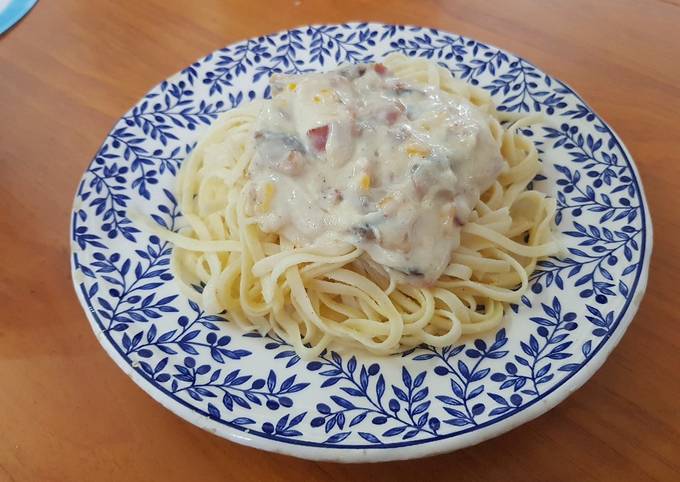 Pasta con salsa bechamel bacon maíz y champiñones Receta de Mariangel