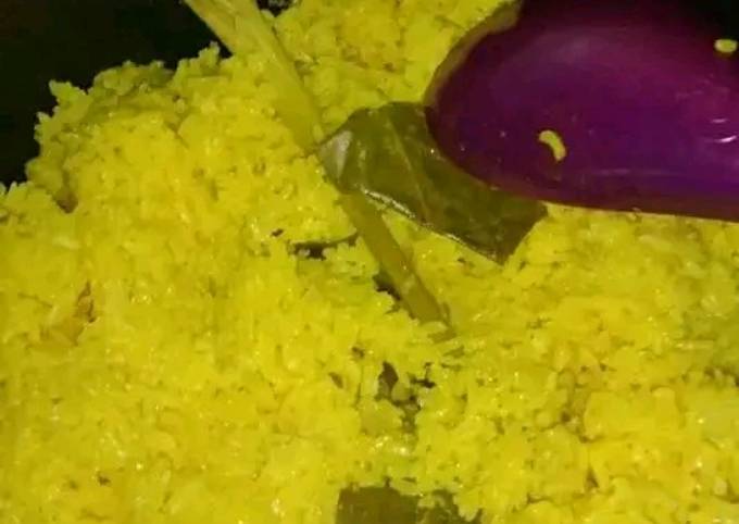 Resep Nasi Kuning Ricecooker Oleh Vindah Azzahra Cookpad