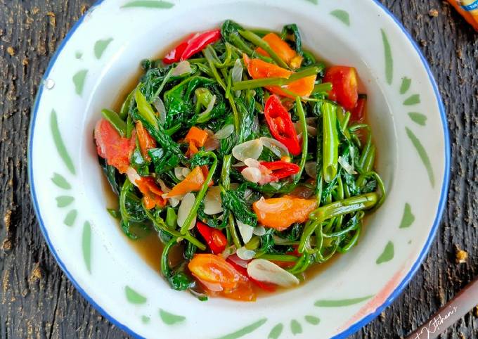 Resep Cah Kangkung Terasi Oleh Lyliput Kitchen S Cookpad