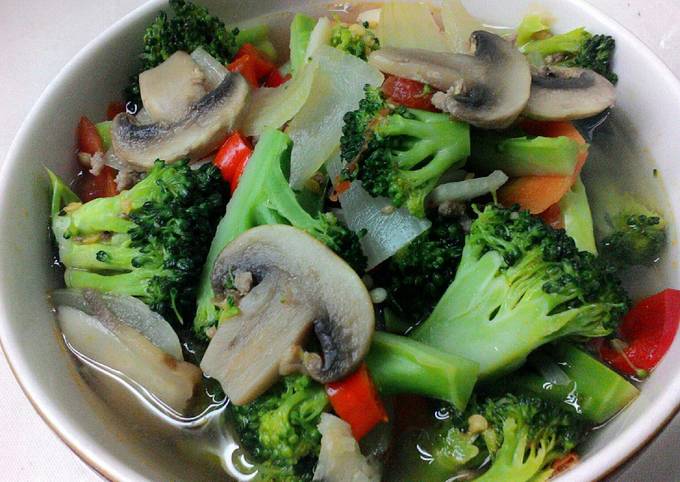 Resep Tumis Brokoli Jamur Kancing Oleh Palupilupitta Cookpad