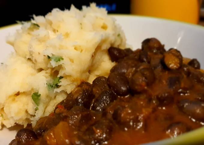 Garlic Mashed Cassava With Coconut Turtle Beans Njahi Recipe By Ivy