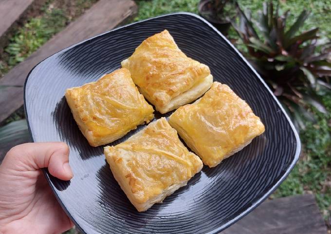 Resep Puff Pastry With Smoked Beef And Cheese Jajanan Simple Oleh