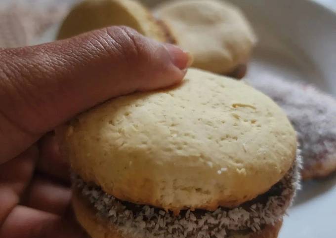 Alfajores Caseros De Maizena Y Harina Receta De Ana Claudia Acosta Cookpad