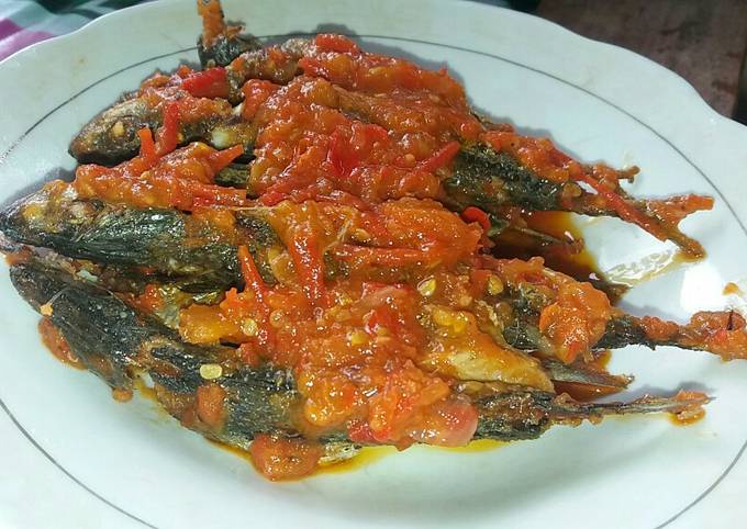 Resep Ikan Layang Bumbu Sederhana Oleh Dapur Emmak Cookpad