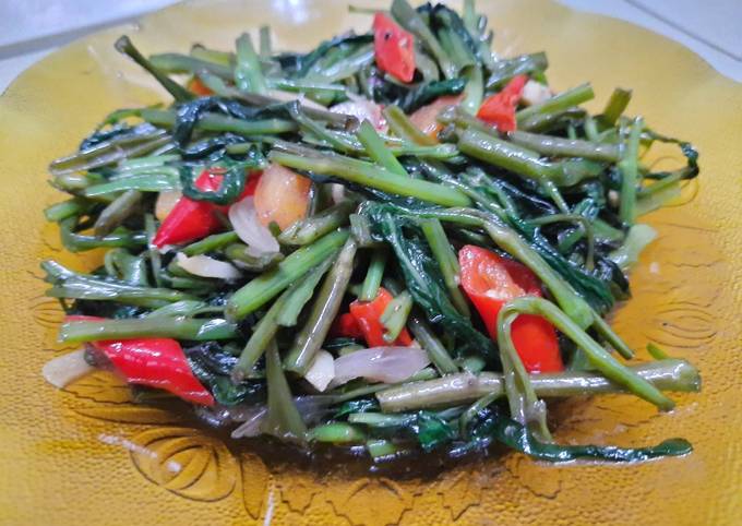 Resep Cah Kangkung Terasi Oleh Rina Rivinafa Cookpad