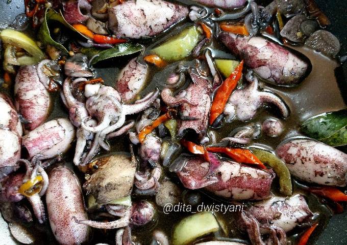 Resep Tumis Cumi Hitam Pedas Oleh Dita Dwistyani Cookpad