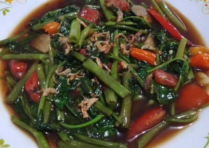 Resep Oseng Kangkung Saus Tiram Oleh Lilis Savyna Cookpad