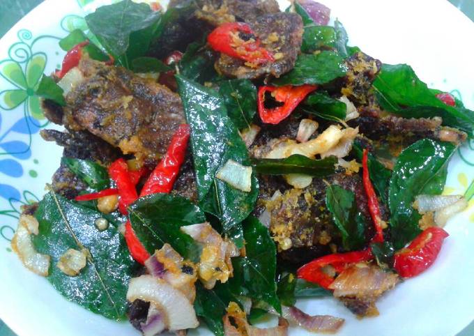 Resep Paru Sapi Goreng Daun Kari Oleh Srinurwaluya Cookpad