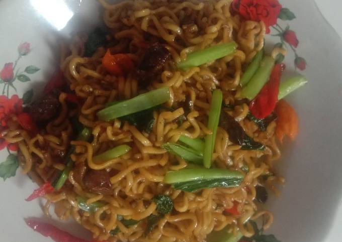 Resep Mie Goreng Bumbu Iris Oleh Elvida Wiharjo Cookpad