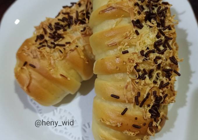 Resep Roti Isi Pisang Coklat Keju Oleh Heny Widiastuti Cookpad