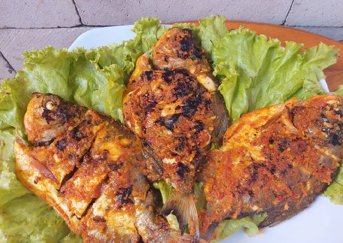 Resep Ikan Bawal Bakar Teflon Oleh Keinara FR Cookpad