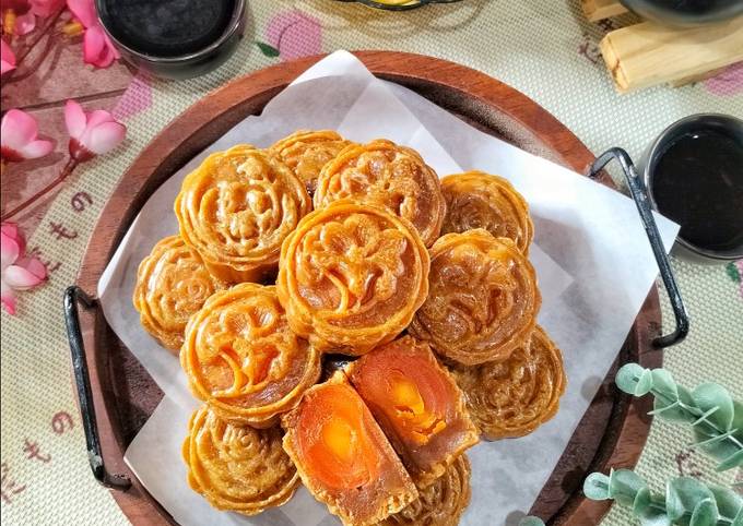 Resep TRADITIONAL MOONCAKE Mooncake Isi Telur Asin Oleh Yenny