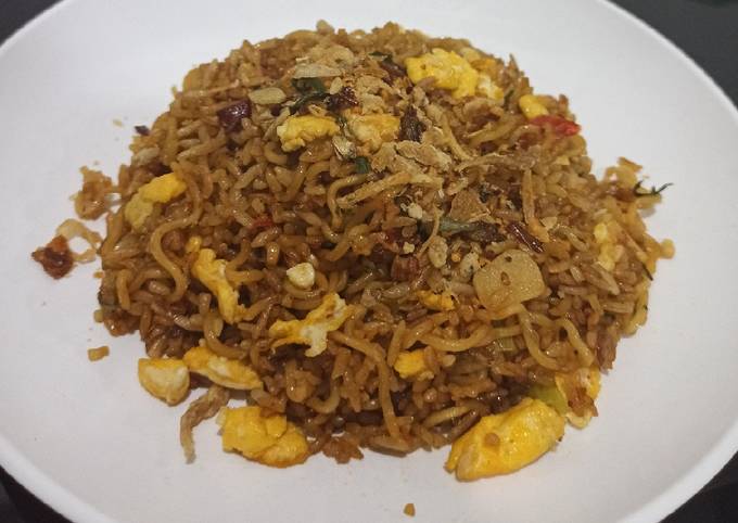 Resep Nasi Goreng Mawut Indomie Oleh Yomasak Cookpad