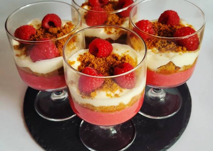 Verrine de mousse de framboises et spéculoos de Lesdelicesde bo Cookpad