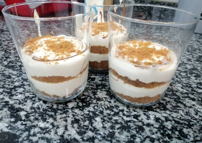 Cheesecake En Vasitos Con Galletas Lotus Receta De Ainaya Cookpad