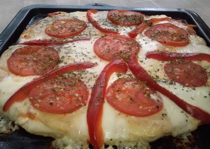 Pizza De Tomates Jam N Y Morrones Receta De Angelica En La Cocina Cookpad