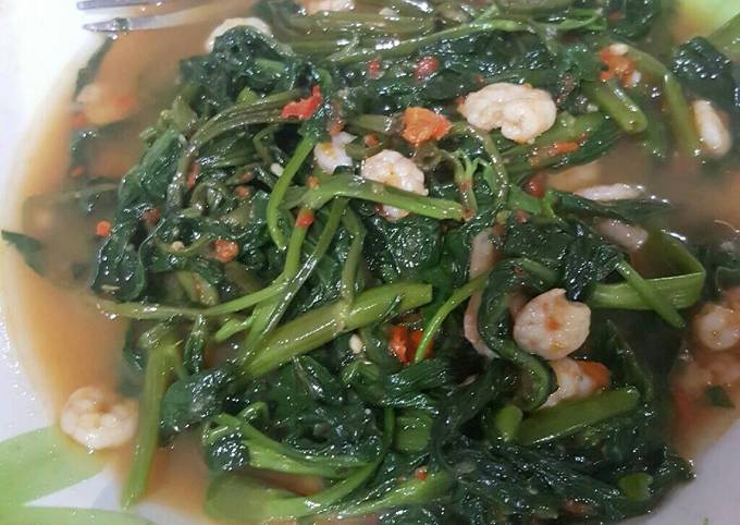 Resep Cah Kangkung Udang Terasi Oleh Emma Aw Yang Kitchen Cookpad