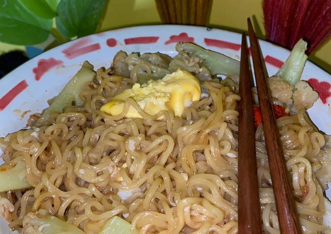 Resep Indomie Goreng Nyemek Oleh Indah Karunia Cookpad