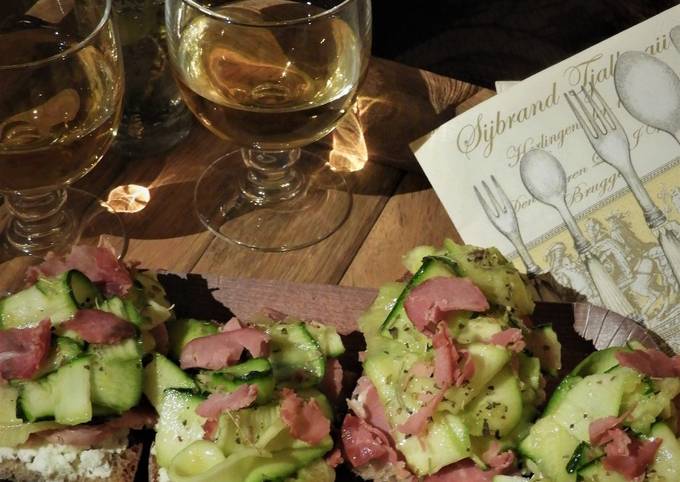 Crostini Courgette Et Bacon Sur Lit De Feta De Viviane Quoi Qu On