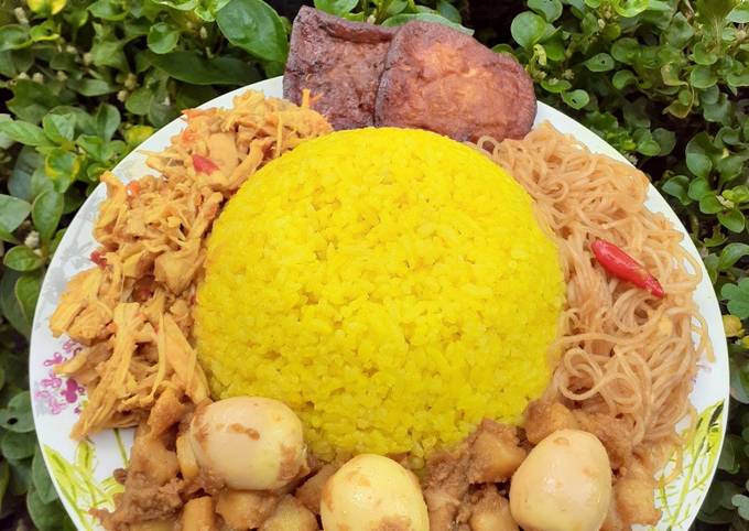 Resep Nasi Kuning Ricecooker Oleh Leylita Kesty Hardjiyantie Cookpad