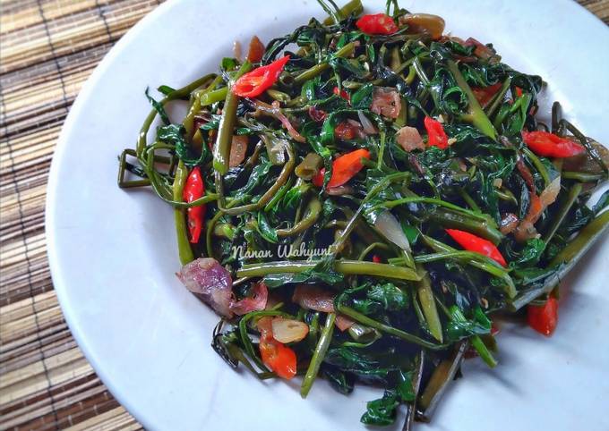 Resep Tumis Kangkung Gurih Oleh Nanan Wahyuni Cookpad