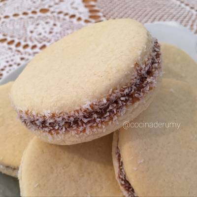 Alfajores De Maizena Receta De Cocinaderumy Cookpad