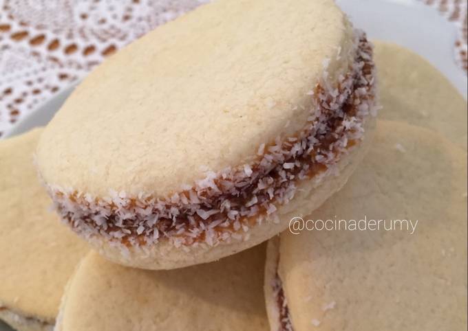 Alfajores De Maizena Receta De Cocinaderumy Cookpad