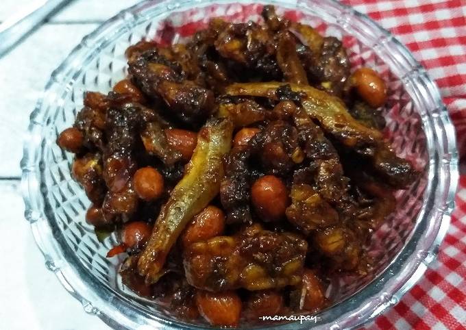 Resep Kering Tempe Teri Kacang Oleh Mama Upay Cookpad