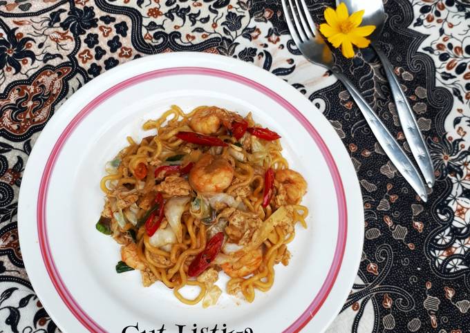 Resep Mie Goreng Udang Oleh Cut Listiya Cookpad