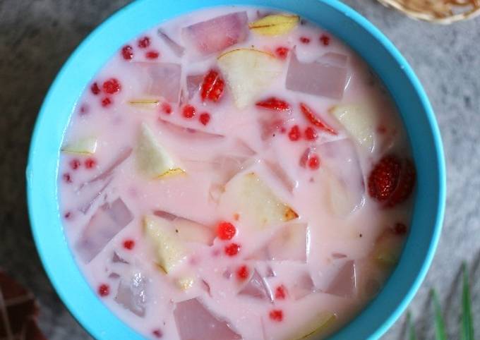 Resep Es Pir Stroberi Nata De Coco Oleh Diana Nurjanah Cookpad