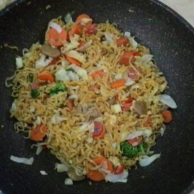 Resep mie goreng warna warni oleh Ochiefa - Cookpad