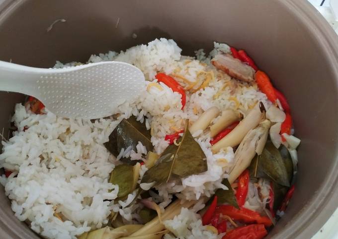 Resep Nasi Liwet Rice Cooker Bumbu Tumis Oleh Aisyah Humaira Cookpad